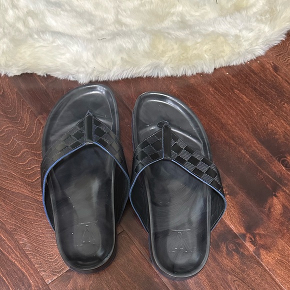 LV slides black and blue size 8 - Picture 4 of 4
